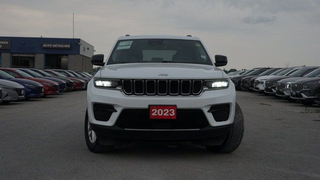 2023 Jeep Grand Cherokee Laredo 4x4 | Heated Steering Wheel in Cars & Trucks in Guelph - Image 2