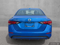 This vehicle offers Heated Front Seats, Remote Engine Start, Keyless Entry/Start, and Smart Device I... (image 5)
