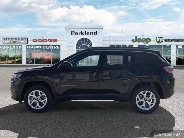 2025 Jeep Compass North 4x4 Sunroof Nav Heated Seats & Steering in Cars & Trucks in St. Albert - Image 2