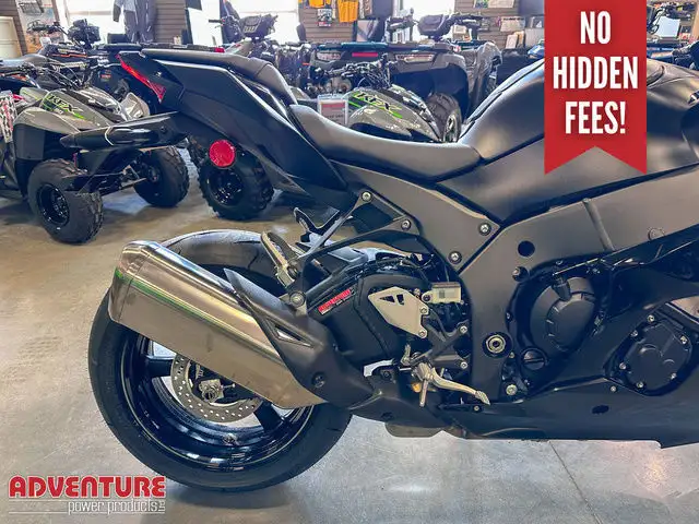 2025 Kawasaki Ninja ZX-10R in Street, Cruisers & Choppers in Winnipeg - Image 8