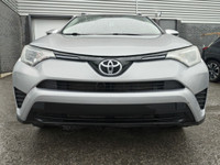 Le Toyota RAV4 LE 2016 est un VUS compact polyvalent, pratique et fiable. Avec un design moderne, un... (image 7)