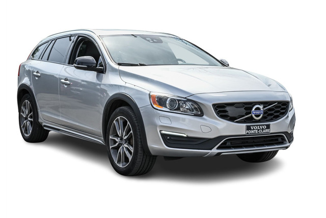 2017 Volvo V60 Cross Country dans Autos et camions  à Ville de Montréal - Image 2