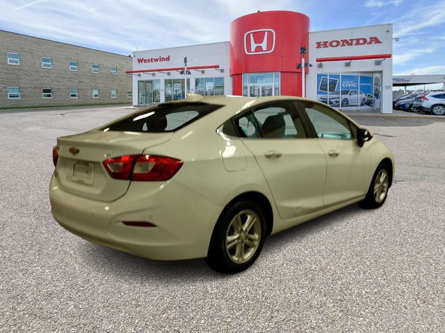 2018 Chevrolet Cruze LT Auto in Cars & Trucks in Lethbridge - Image 3