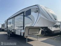 2017 Chaparral 31 BHS Fifth Wheel