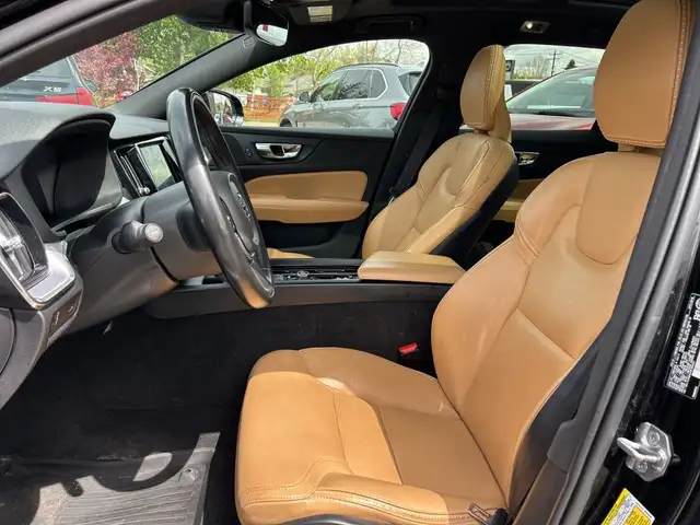 2019 Volvo V60 Cross Country Momentum in Cars & Trucks in Calgary - Image 11
