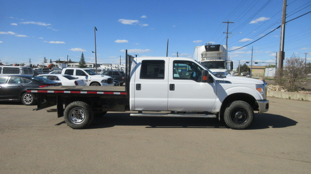 2013 Ford F-350 XLT CREW CAB 4X4 FLAT DECK in Cars & Trucks in Edmonton