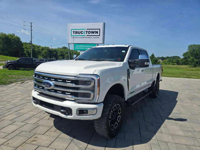 2023 Ford Super Duty F-250 SRW in Cars & Trucks in Ottawa