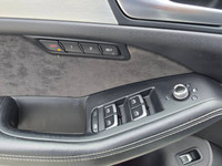 2016 Audi SQ5 Progressiv 3.0T Quattro with only 116,000kms. Equipped with diamond stitched leather,... (image 9)