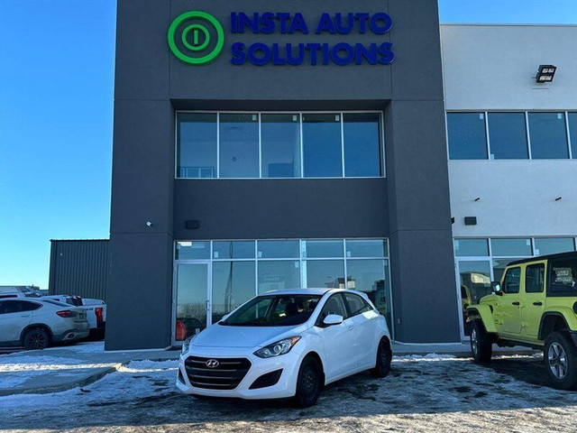 2017 Hyundai Elantra GT GL dans Autos et camions  à Saint-Albert