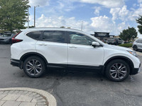 Enjoy effortless style and all-wheel-drive capability in this 2022 Honda CR-V Sport. With only 45,71... (image 3)