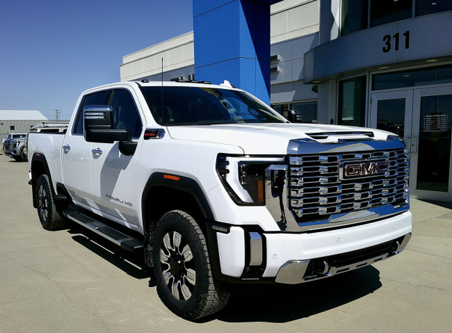 2025 GMC Sierra 2500HD Denali 4WD in Cars & Trucks in Regina - Image 3