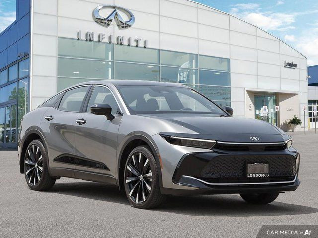 2023 Toyota Crown Platinum in Cars & Trucks in London