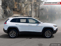 Engine: Gas V-6 3.2L L/100Km City: 12.9 L/100Km Hwy: 9.7 Safety Equipment Side Impact Beams Dual Sta... (image 5)