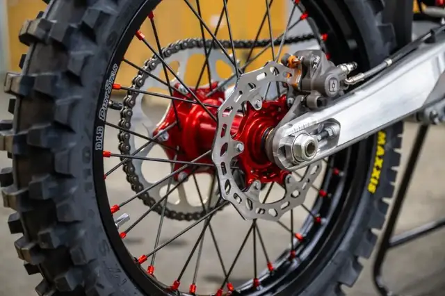 2025 GASGAS MC 250F in Dirt Bikes & Motocross in Longueuil / South Shore - Image 8