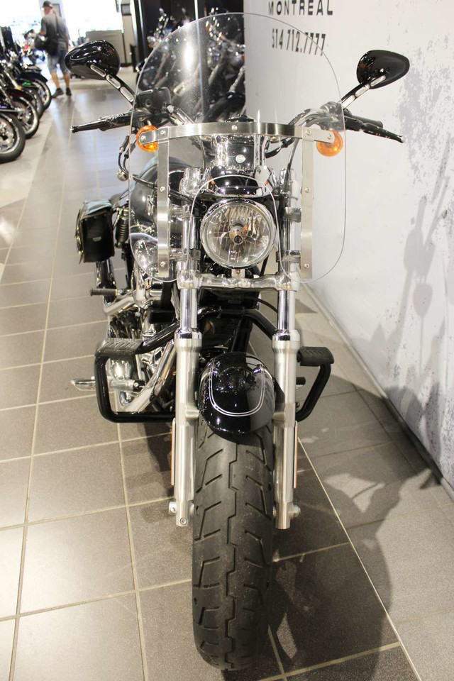 2014 Harley-Davidson Sporter XL 1200C in Street, Cruisers & Choppers in City of Montréal - Image 3