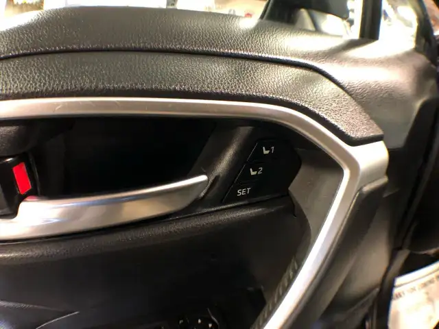 2019 Toyota RAV4 XLE AWD LEATHER SUNROOF L/ASSIST B/SPOT CARPLAY in Cars & Trucks in City of Toronto - Image 13