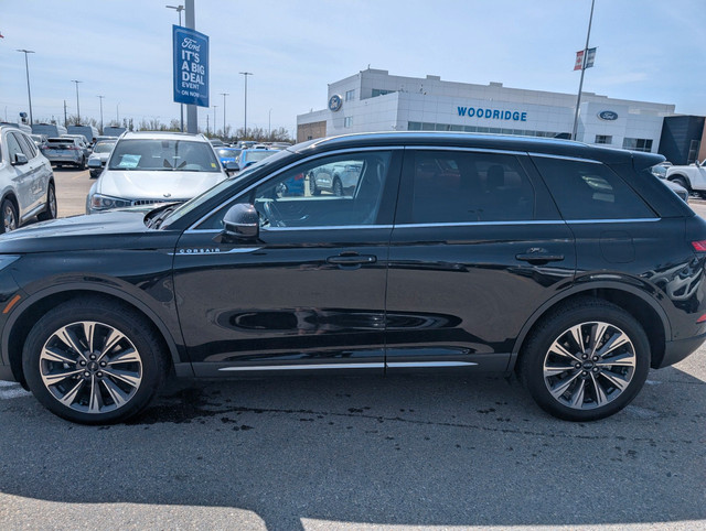 2020 Lincoln Corsair Reserve 2.0T, NAVIGATION, SUNROOF, LEATH... in Cars & Trucks in Calgary - Image 2