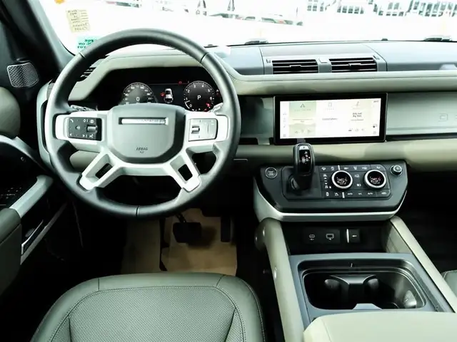 2024 Land Rover Defender 110 P300 S in Cars & Trucks in Oshawa / Durham Region - Image 12