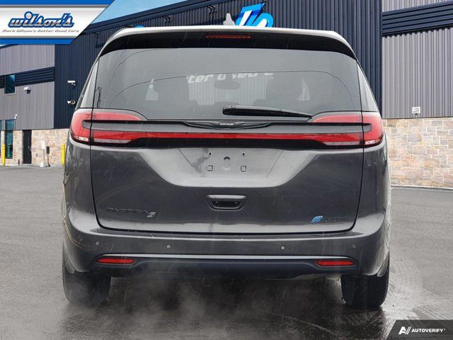 2022 Chrysler Pacifica Hybrid Limited S, Leather, Pano Roof, 10 in Cars & Trucks in Guelph - Image 4