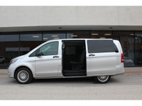 2018 MERCEDES METRIS 7 PASSENGERS LEATHER SEATS VAN WITH SIDE AND REAR PRIVACY GLASSES AND DUAL POWE... (image 5)