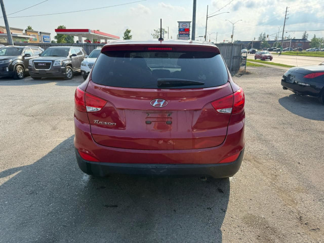 2015 Hyundai Tucson GL, ONLY 120KMS, WELL MAINTAINED, 4 CYLINDER in Cars & Trucks in London - Image 4