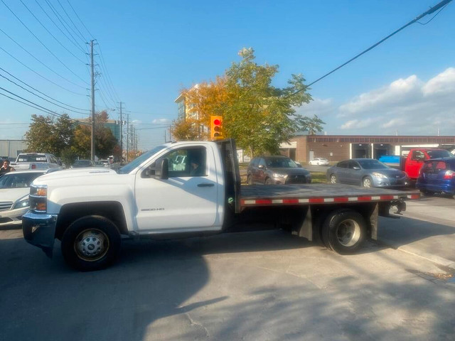  2017 Chevrolet SILVERADO 3500HD Diesel Regular Cab Flat Bed 4WD in Cars & Trucks in City of Toronto - Image 4