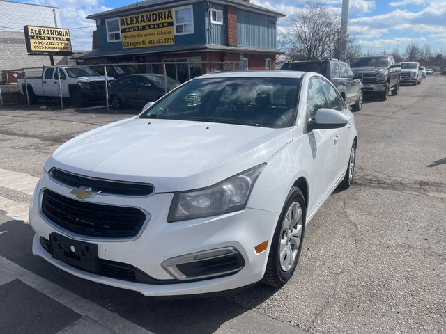 2016 Chevrolet Cruze Limited 4dr Sdn LT w/1LT in Cars & Trucks in City of Toronto - Image 2