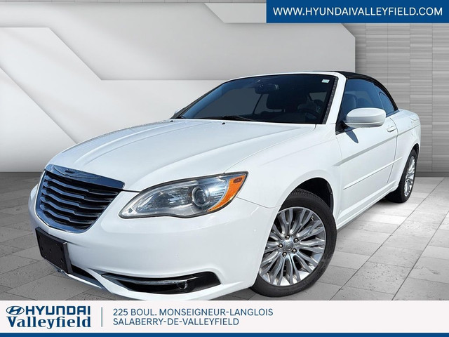 2013 Chrysler 200 2dr Conv Touring in Cars & Trucks in West Island