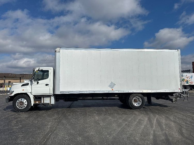2018 Hino Truck 268 ALUMVAN in Heavy Trucks in Dartmouth - Image 4