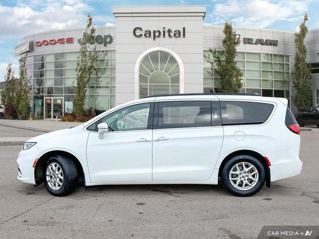 2022 Chrysler Pacifica Touring L | Power Sliding Doors in Cars & Trucks in Edmonton - Image 2