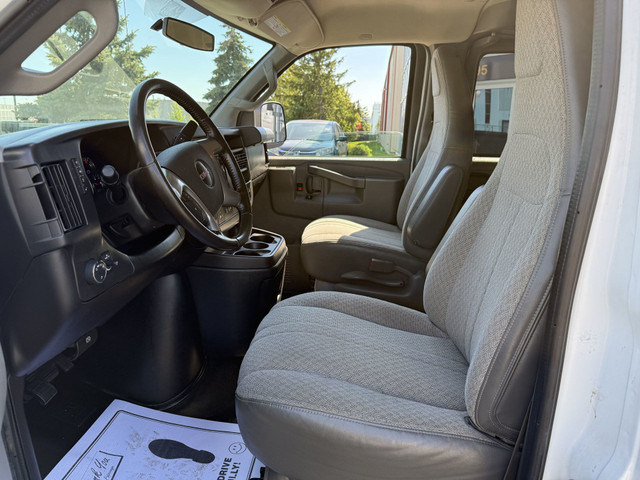 2016 GMC Savana LT - 15 PASSENGER in Cars & Trucks in Oakville / Halton Region - Image 2