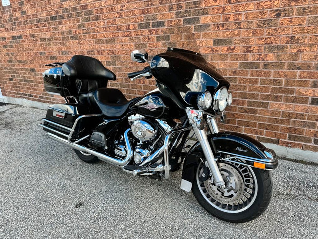  2010 Harley-Davidson Electra Glide Classic **VANCE & HINES PIPE in Touring in Markham / York Region - Image 4