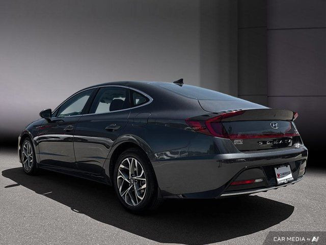 2022 Hyundai Sonata Preferred | Sleek Design | Great Value in Cars & Trucks in Cambridge - Image 3