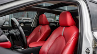 *Leather Seats, Sunroof, Wireless Charging, Premium Audio, Heated Seats! * This handsome Toyota Camr... (image 6)