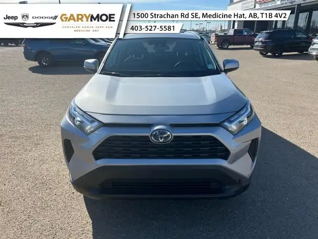 2023 Toyota RAV4 Hybrid XLE - Sunroof - Power Liftgate in Cars & Trucks in Medicine Hat - Image 6