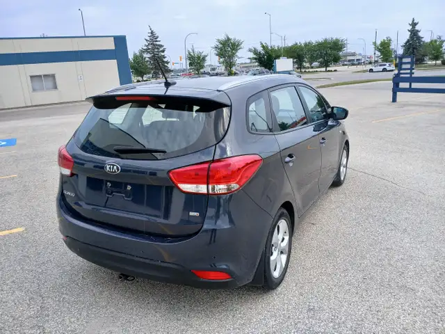 2014 Kia Rondo 3rd Row Seating63848992371969124
