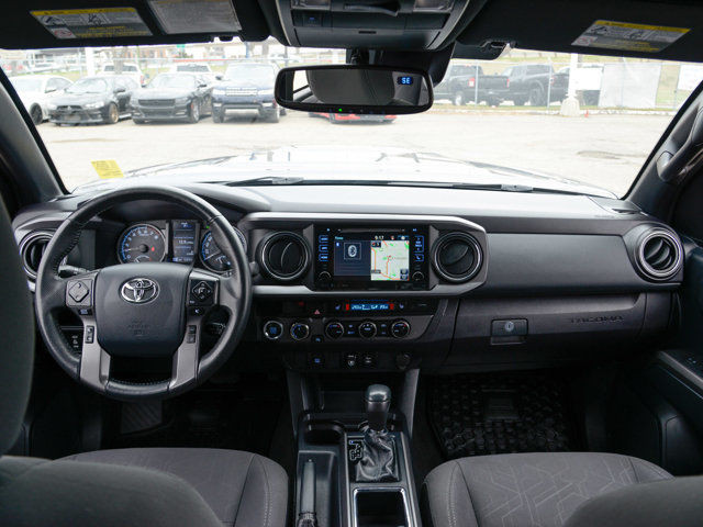 2018 Toyota Tacoma SR5 Double Cab 4x4, Heated Seats in Cars & Trucks in Calgary - Image 3