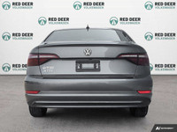 Meet the 2021 Volkswagen Jetta Comfortline in a stunning gray finish, featuring a Front-Wheel Drive... (image 5)