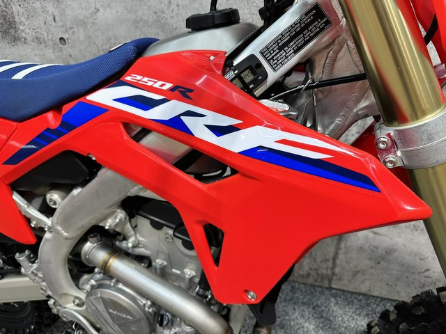 2023 Honda CRF250R | IMPECCABLE in Dirt Bikes & Motocross in Saguenay - Image 3