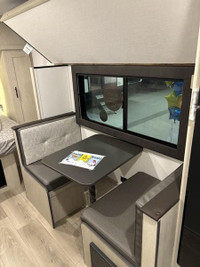 Shasta Oasis SST16BH- Whether you're camping or travelling, this compact trailer does it all! Don't... (image 6)