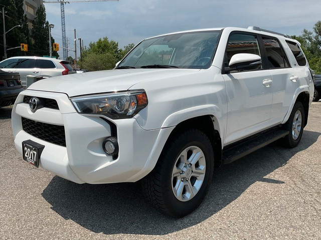 2017 Toyota 4Runner SR5 4WD - LTHR! NAV! BACK-UP CAM! 7 PASS! SU in Cars & Trucks in Kitchener / Waterloo - Image 3