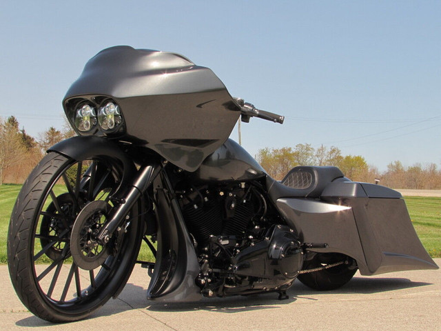  2013 Harley-Davidson FLTRX Road Glide Custom Big Wheel Bagger T in Touring in Leamington - Image 3