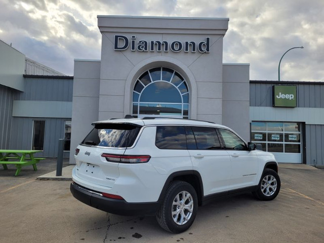 2023 JEEP Grand Cherokee L Limited in Cars & Trucks in Prince Albert - Image 3