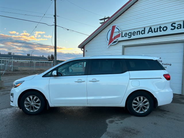 2020 Kia Sedona in Cars & Trucks in Lethbridge - Image 3