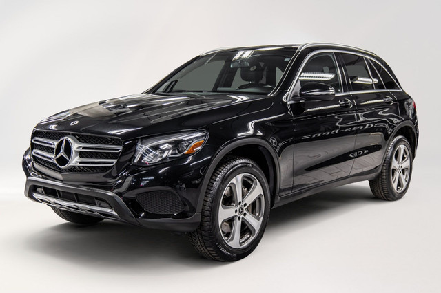 2018 Mercedes-Benz GLC300 4MATIC SUV | Premium | Caméra | GPS |  in Cars & Trucks in City of Montréal