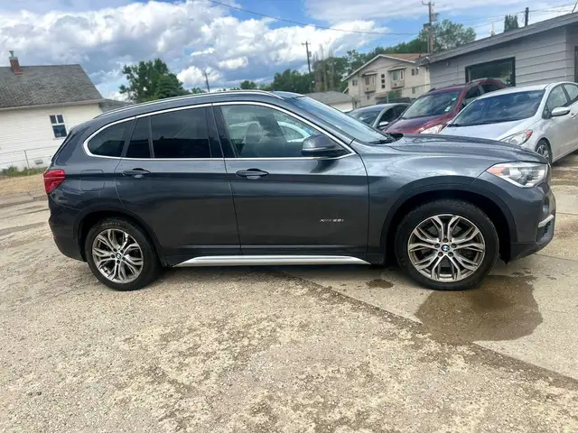 2017 BMW X1 xDrive28i in Cars & Trucks in Edmonton - Image 5