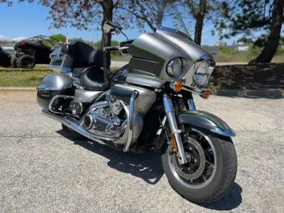 Beautiful condition 2020 Kawasaki Vulcan Voyager! Gorgeous two tone paint with performance exhaust!...