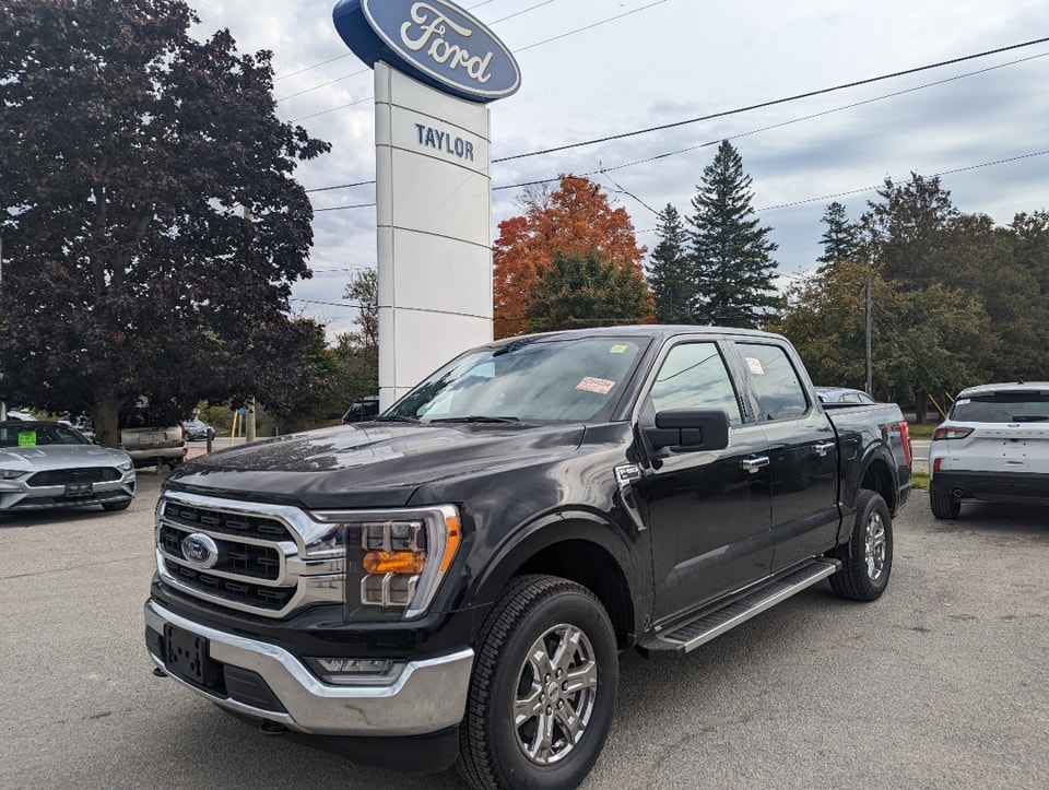  2022 Ford F-150 XLT *302A XTR, 2.7L Eco-Boost*