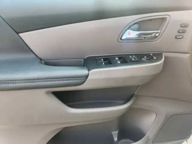 2015 Honda Odyssey 4dr Wgn Touring w/RES & Navi One Owner No Acc in Cars & Trucks in City of Toronto - Image 15