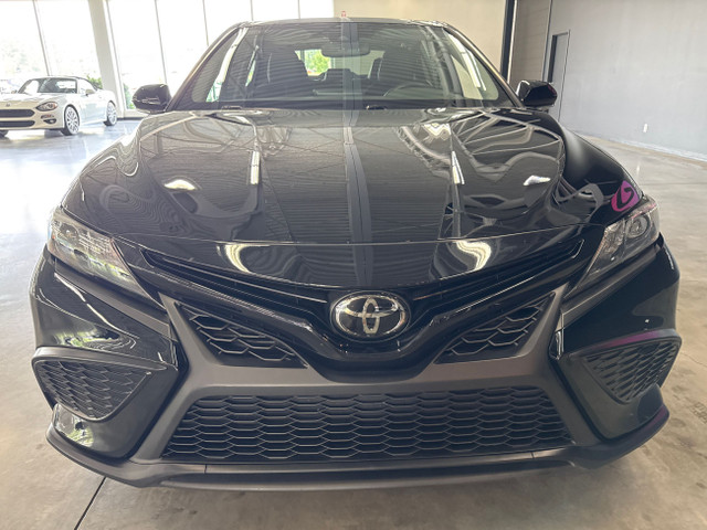 2023 Toyota Camry SE AWD TOIT OUVRANT SIÈGES EN EN CUIR 1 PROPRI in Cars & Trucks in Saint-Jean-sur-Richelieu - Image 3
